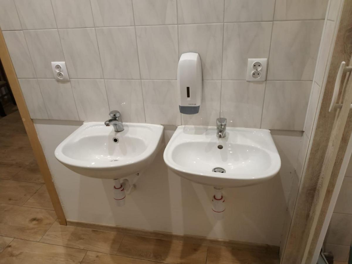 4U Hostel Zgorzelec - Free Parking Jedrzychowice  المظهر الخارجي الصورة