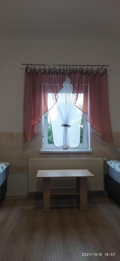 4U Hostel Zgorzelec - Free Parking Jedrzychowice  المظهر الخارجي الصورة