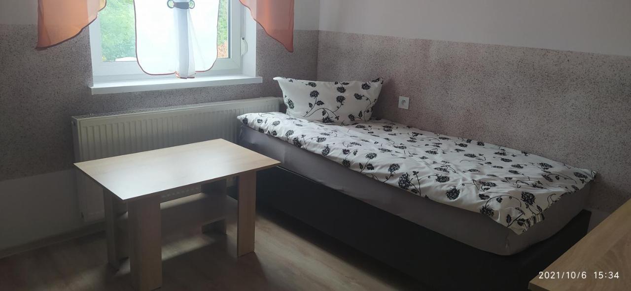 4U Hostel Zgorzelec - Free Parking Jedrzychowice  المظهر الخارجي الصورة