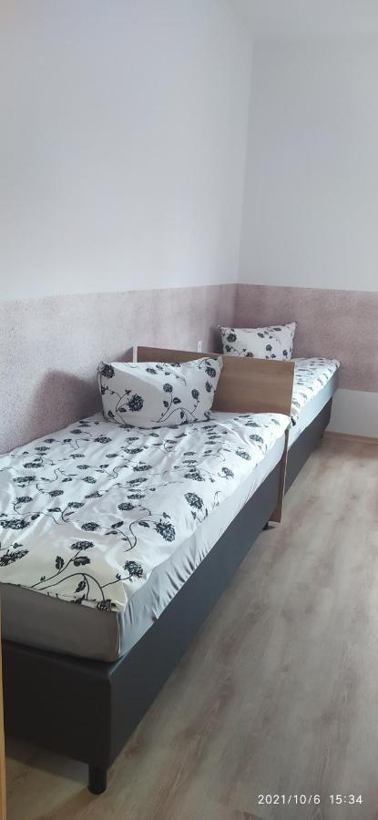 4U Hostel Zgorzelec - Free Parking Jedrzychowice  المظهر الخارجي الصورة